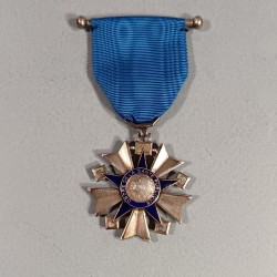 MEDAILLE DE CHEVALIER DE L'ORDRE NATIONAL DE LA SANTE PUBLIQUE FABRICATION EN ARGENT